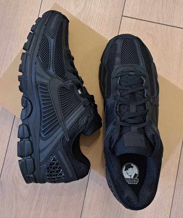 Nike VOMERO 5 45-ти