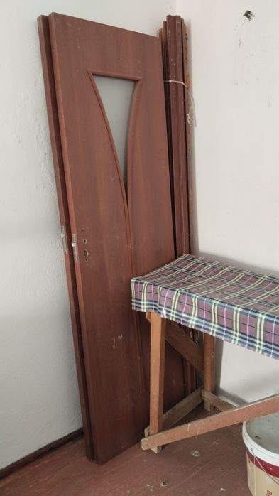 Есік 2 штук сатылады