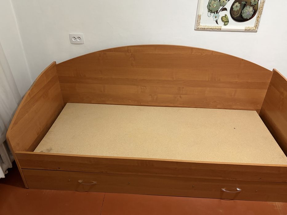 Односпальная кровать