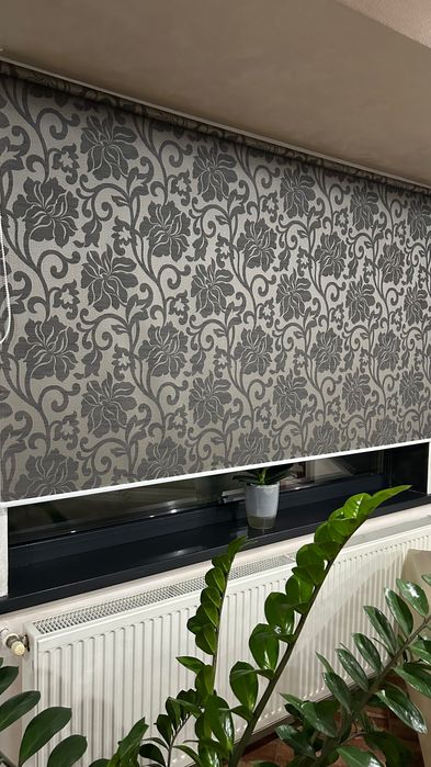 Jaluzele rulou gri cu model zi/ noapte