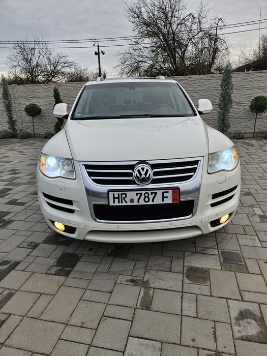 Vw touareg 3.0 tdi, 239 cp, model R line 2010, trapa,xenon,piele,navi