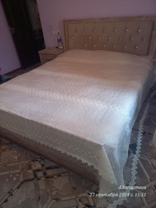 Spalni ucun oq pakreval