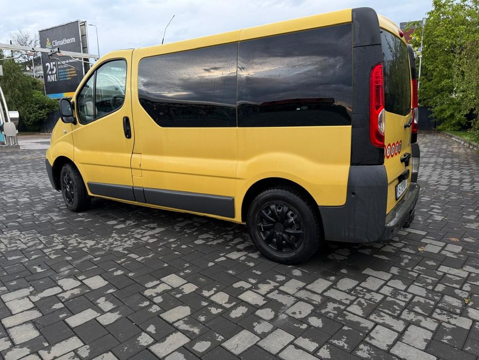 Vand Renault Trafic 8 locuri  2.0 diesel