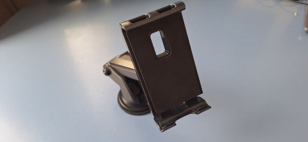 Поставка за телефон за табло или стъкло