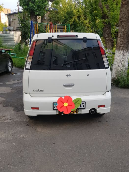 Nissan cube  2001г
