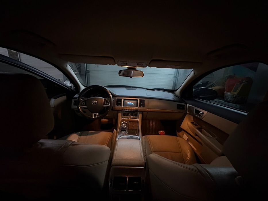 Jaguar XF schimb sau variante