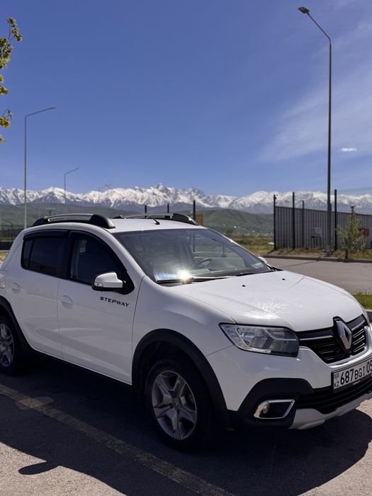 Продам машину Renault sandero