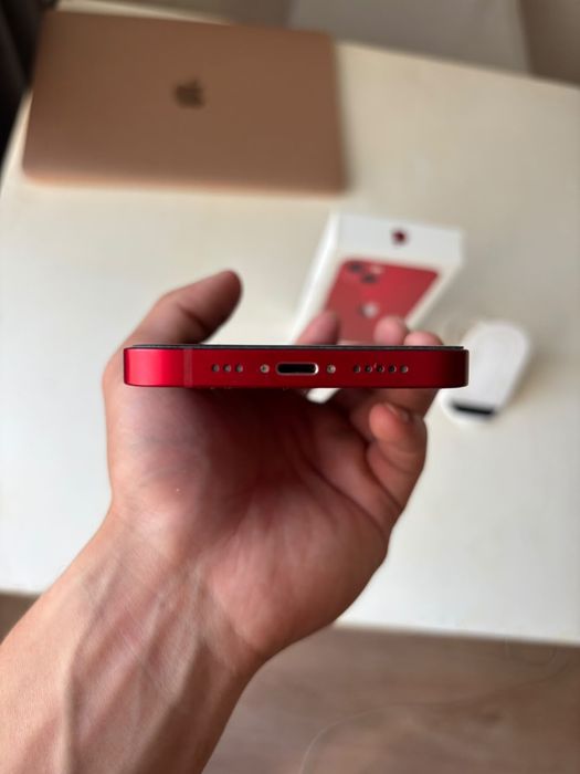 Iphone 13 отличном состоянии.