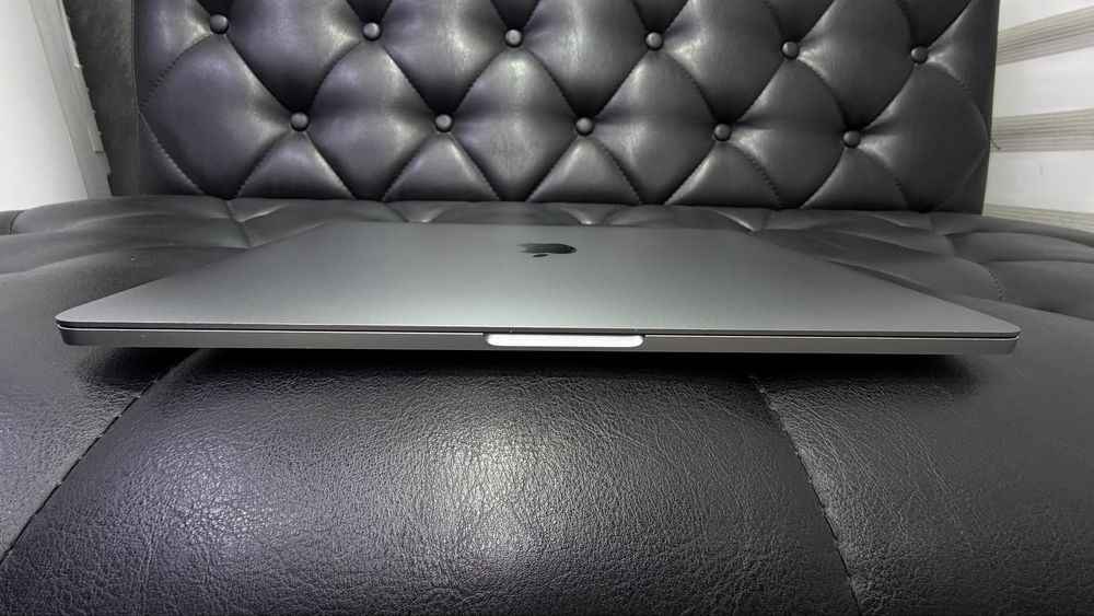 Apple MacBook Pro M1 2020 года в идеальном состояние