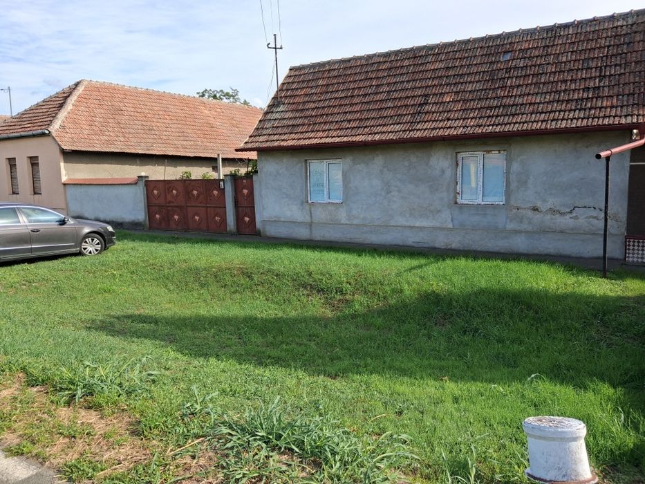 Schimb casă Iratoșu cu ap.1-2 camere sau vănd