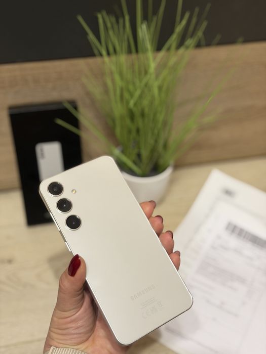 Samsung s24 plus 12GB RAM 512 ROM с гаранция, адаптер и аксесоари