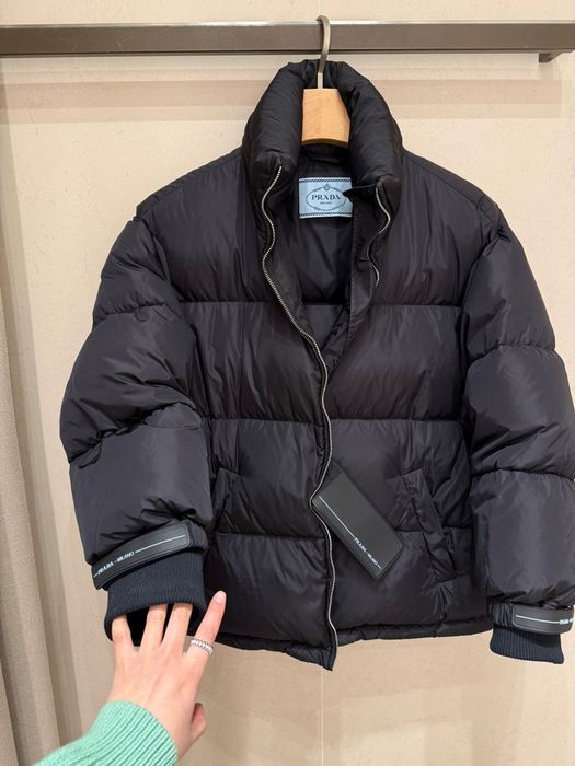 Продам куртку прада