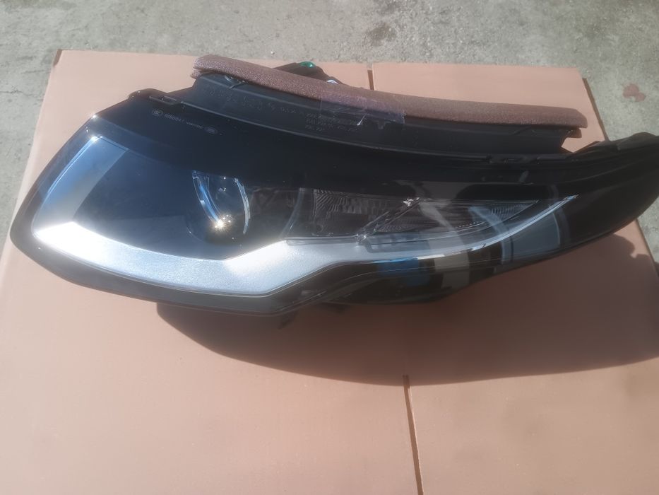 Far stânga LAND ROVER