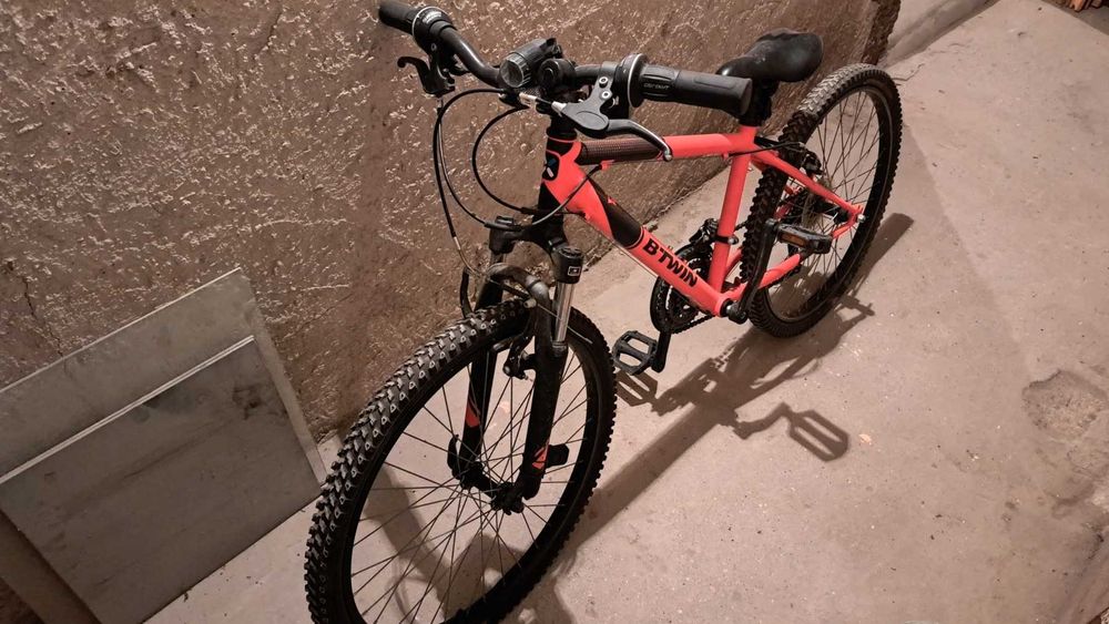 BTWIN  почти неизполван детски велосипед 24 инча