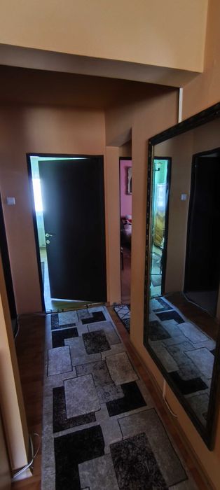 Vand apartament 3 camere.