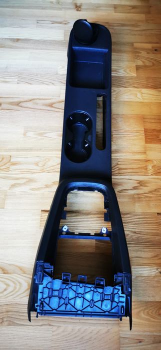 Consola centrala VW Jetta (2011-2018)