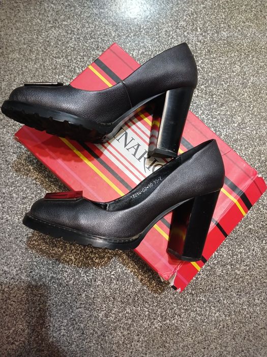 Продам туфли женские