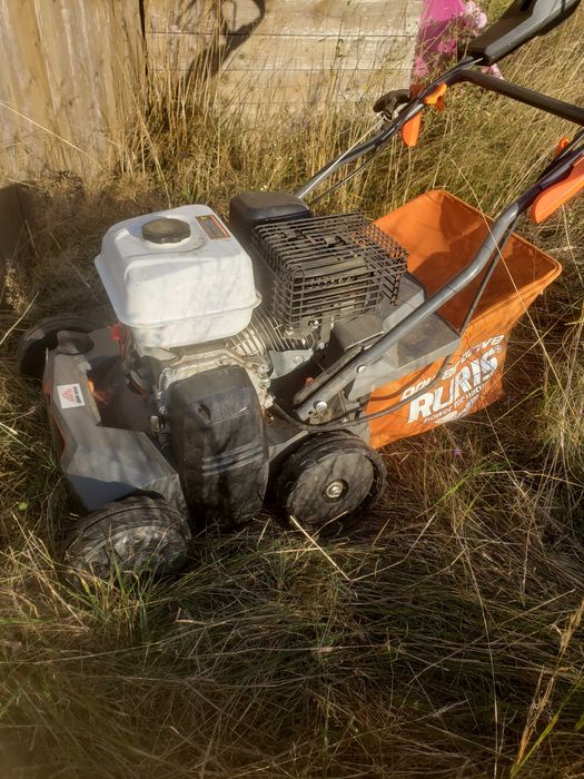scarificator gazon Pe benzină