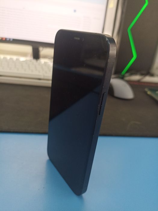 Айфон 12 срочно продам