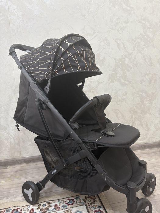 Продам коляску за 25000+ коврик и качалка