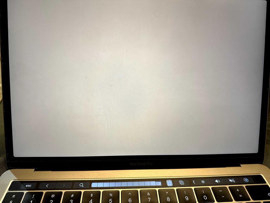 MacBook Pro 13 inch 2019 Touch Bar