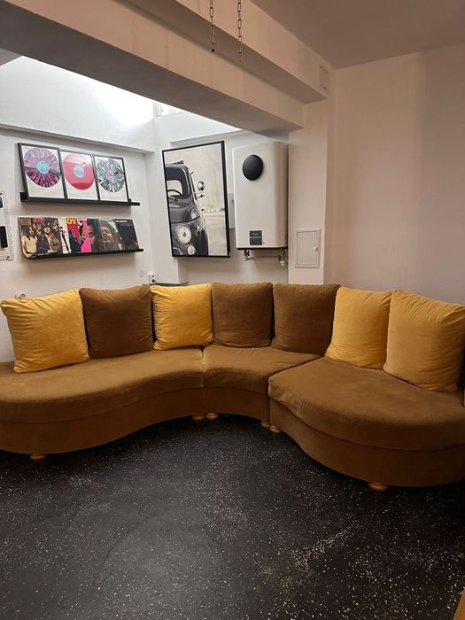 Coltar fix, spatios cu 7 perne