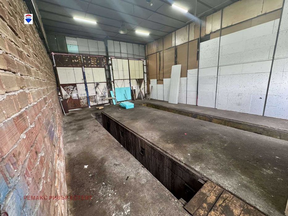 Дава се под наем Промишлена сграда в Русе, Промишлена зона - Запад - 100 кв.м за 331.5 € - Снимка #1