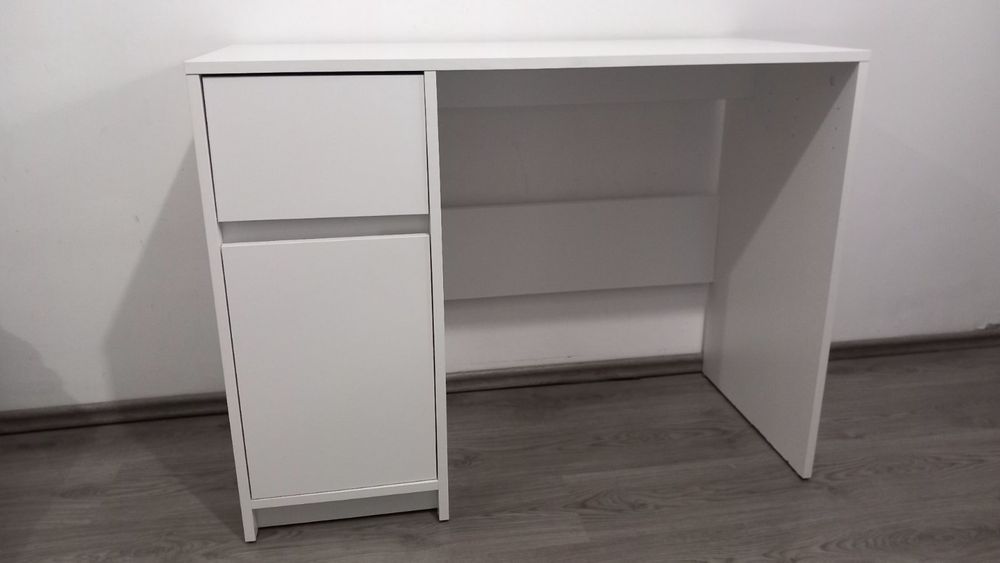 Бюро от IKEA за ученик