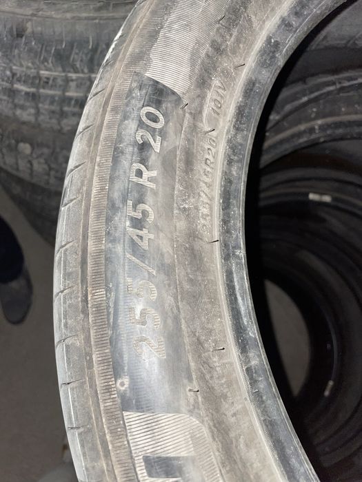 255/45/20 Voyax Free Michelin