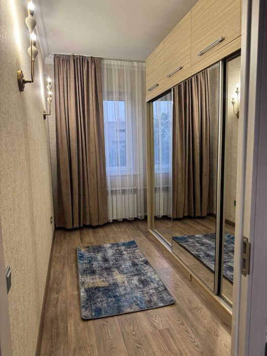 Посуточно 3-комн. квартира у метро Новза — 50 м, 2 станции до центра