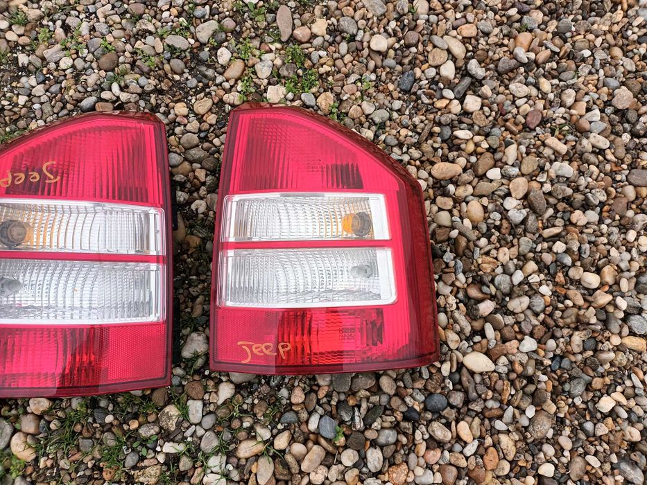 ляв и десен стоп за джип компас 07-11 JEEP COMPASS