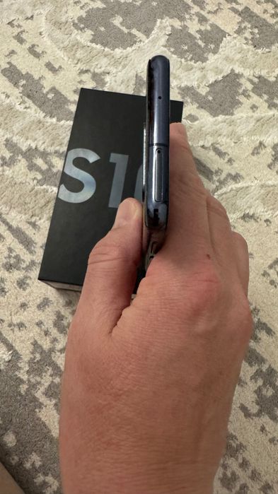 Продам сот тел Samsung S10e