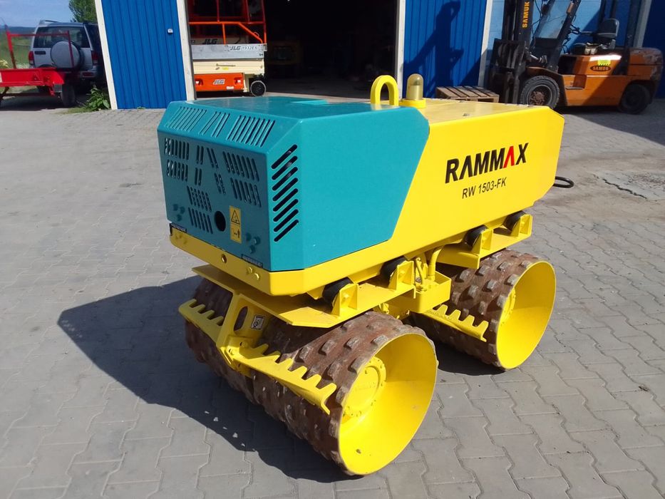 De vanzare sau da inchiriat vibrocompactor cu picior de oaie