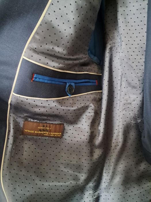 Продас костюм из 100% шерсти