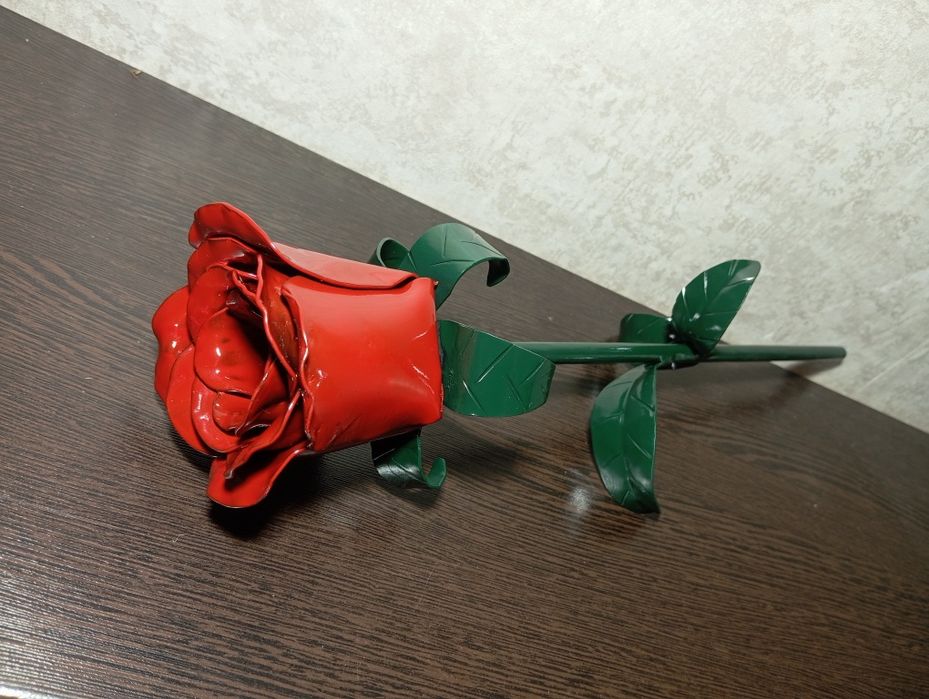 Продам кованые цветы из металла