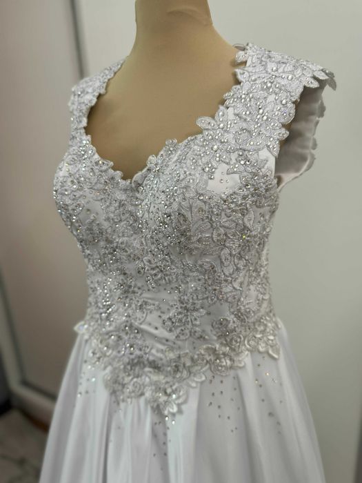 Rochie de mireasa cu pelerina