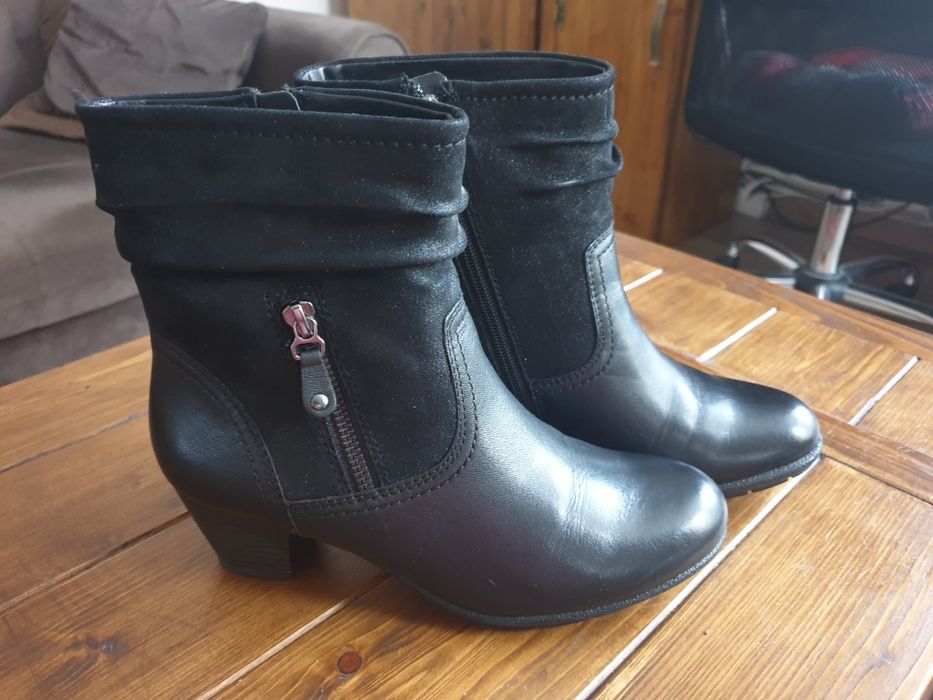 Ghete piele negre