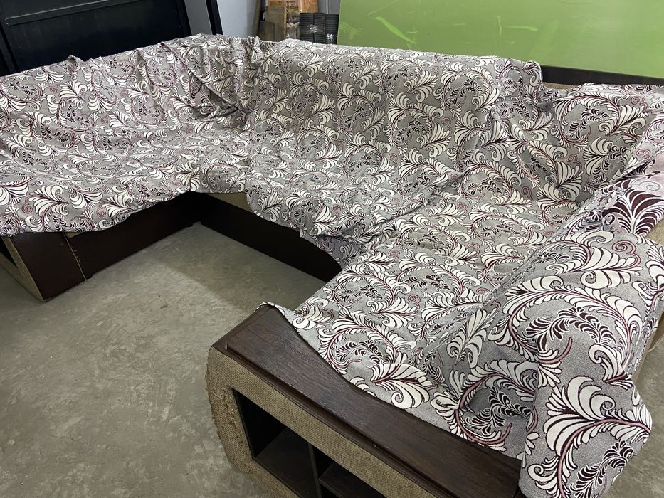 Продам диван в хорошем состояние