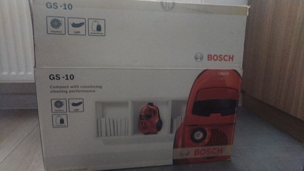 Контейнерный пылесос Bosch GS-10 BGC1U1550