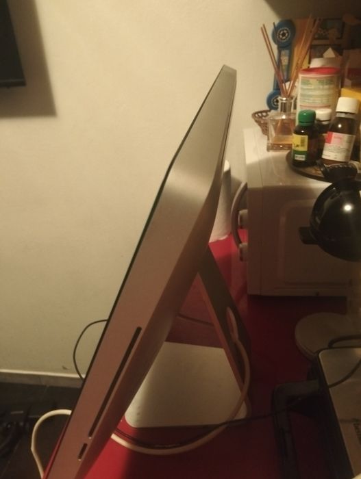 Vând imac  10.12009 in stare f buna