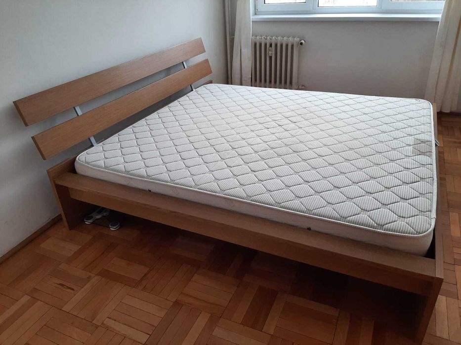 Pat Ikea de 200x 180 cu saltea Dormeo