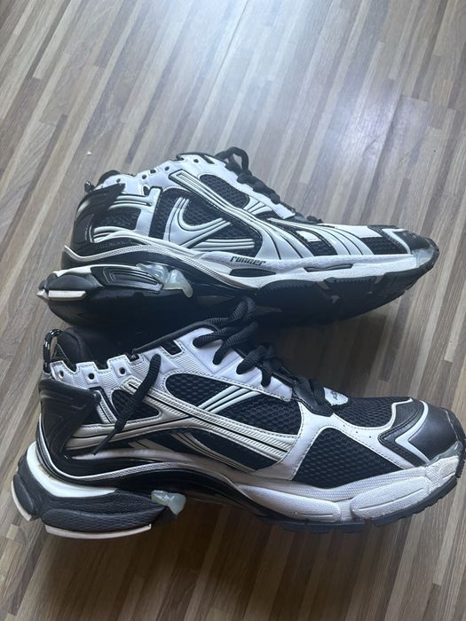 balenciaga runner