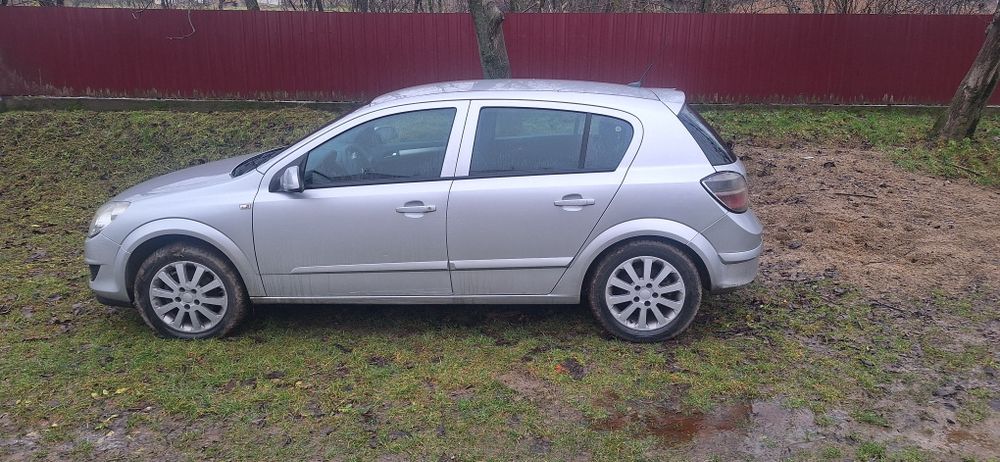 Vând Opel Astra H