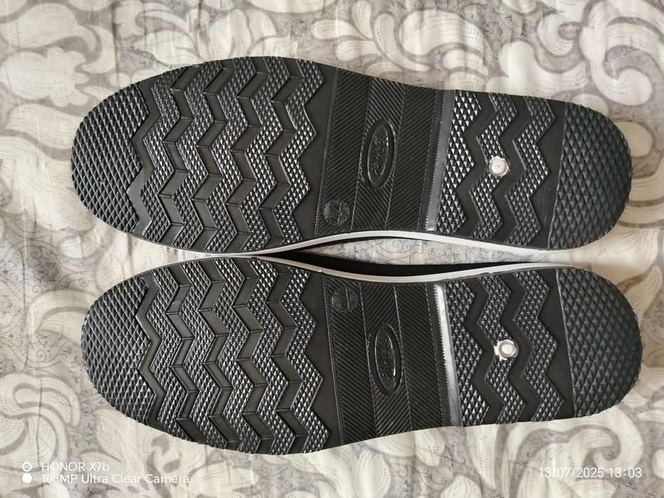 Слипоны можно под спортивное и класику