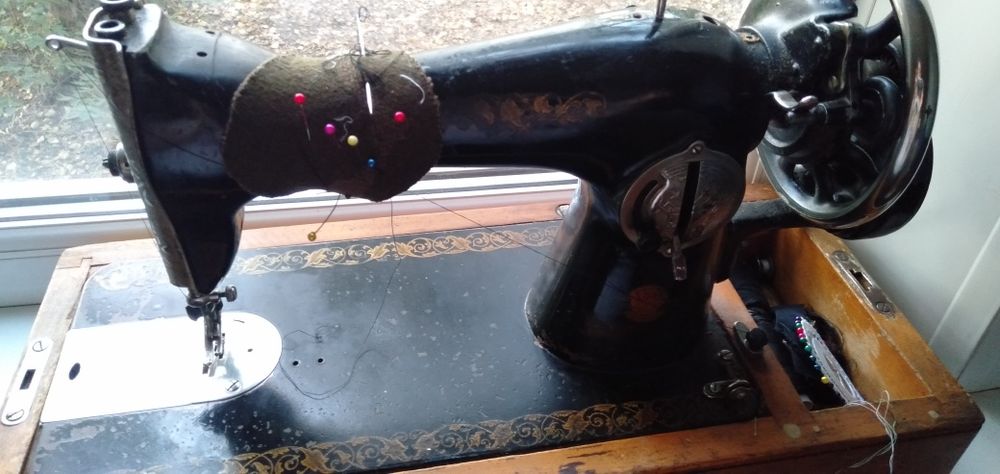 Продам машинку швейная