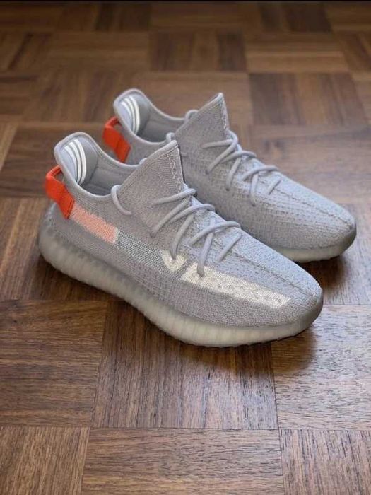 Yeezy Boost 350 V2 Tail Light