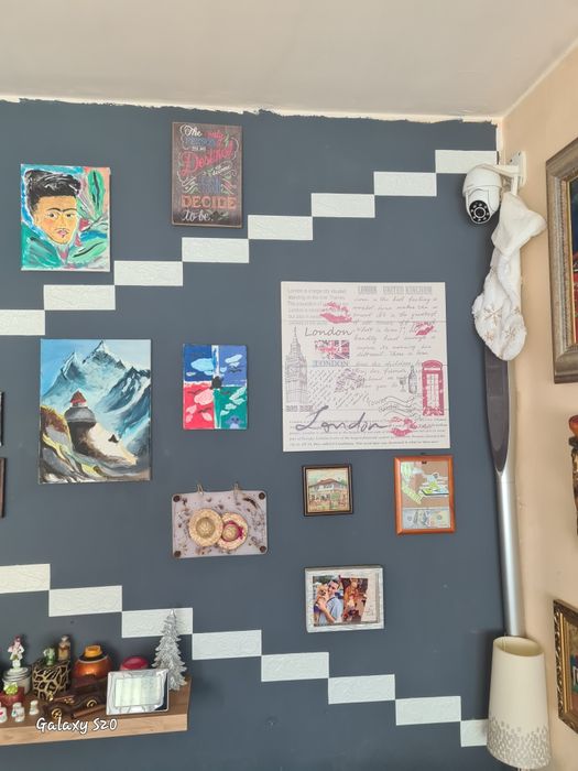 Продавам различни картини.