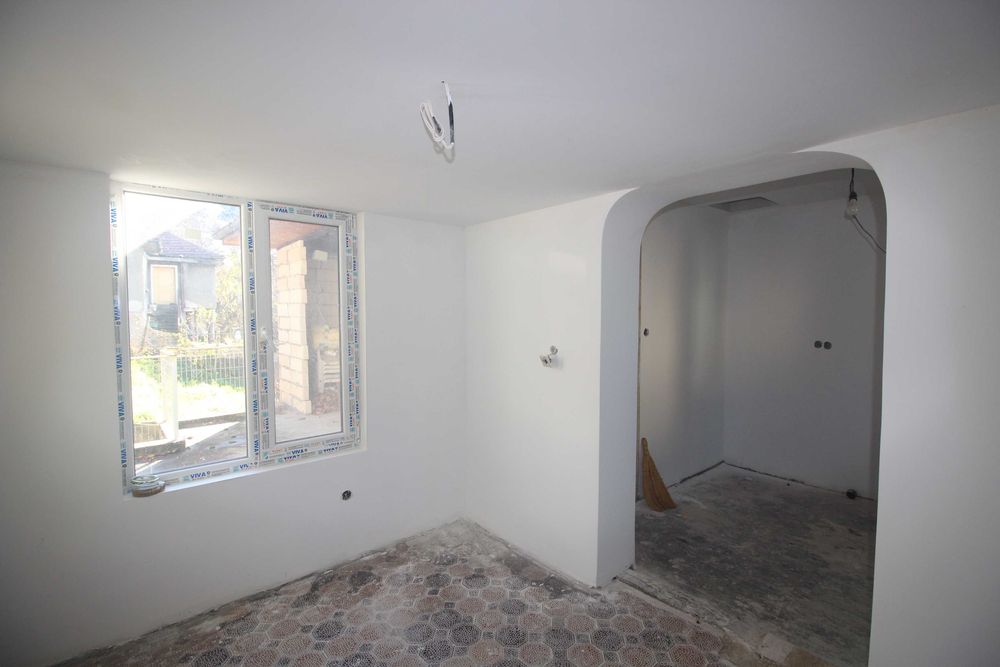 Къща с двор в центъра на гр. Габрово