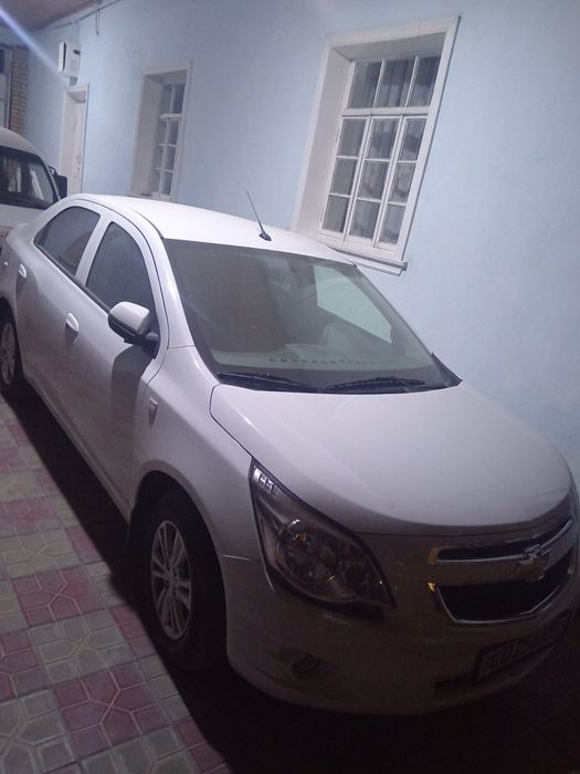 Naqtga sotiladi yangi mashena