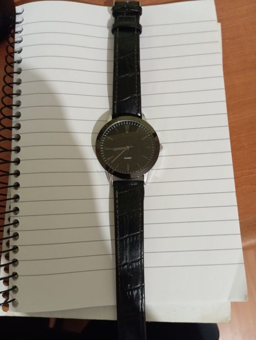 Vând ceas pentru piese